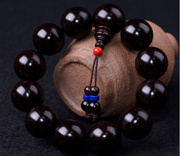 小葉紫檀，盤出時光的包漿與心境