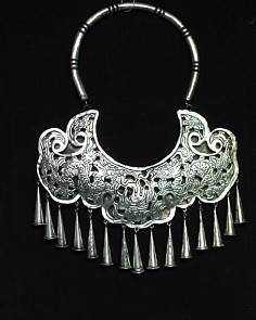 銀光璀璨，匠心獨運 苗族飾品的文化密碼與藝術魅力